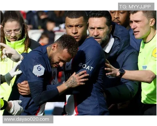 内马尔本赛季第五次受伤巴黎欧冠前景再添隐忧